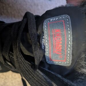 Khombu Black Winter Boots Women Size 6